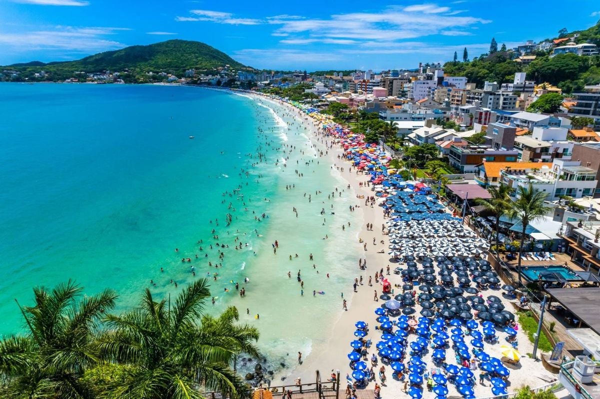 Praias em Bombinhas: o destino perfeito para suas férias